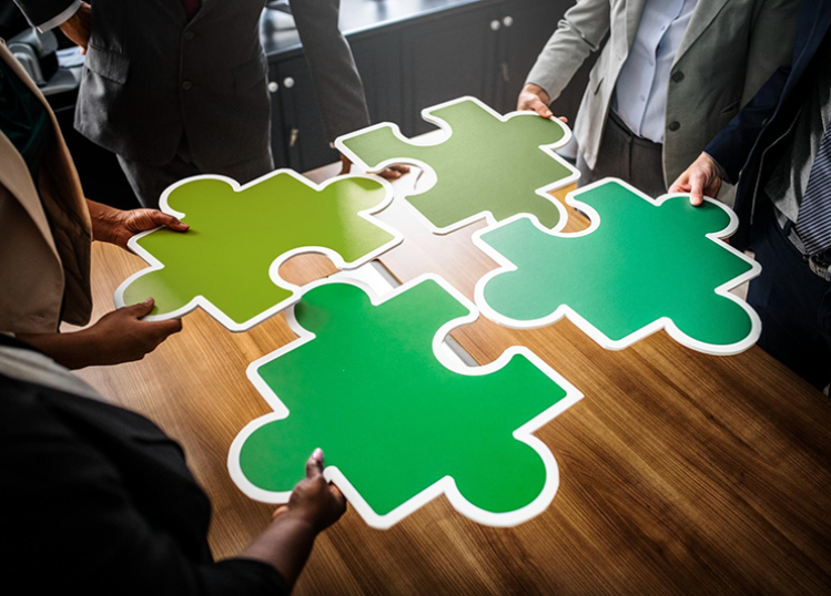 Smooth-Collaboration-Between-Teams